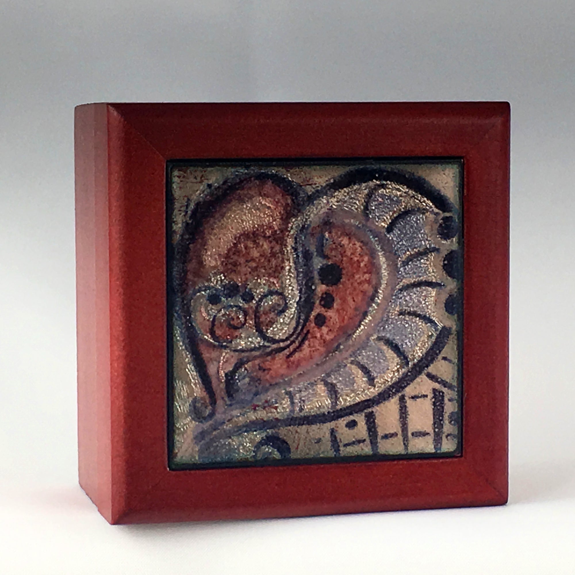 Camille Patton Abstract Heart Vitreous Enamel Inlay in lid of wooden box
