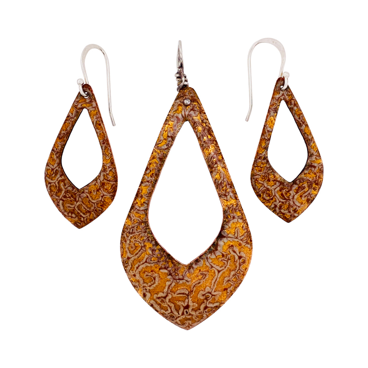 Camille Patton Golden Animal Head Over Heels Jewelry Set S03