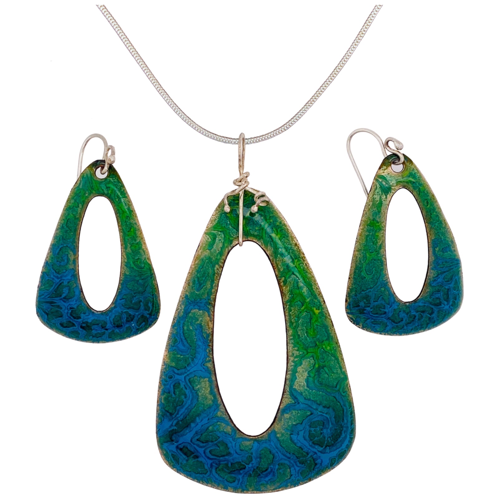 Camille Patton Meandering Water Head Over Heels Jewelry Set S01