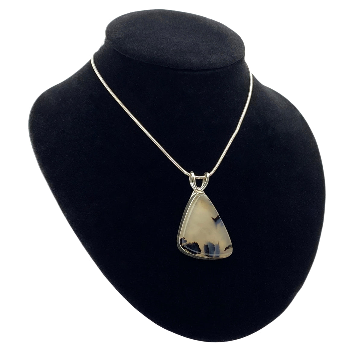 Camille Patton Moss Agate Got Rocks Jewelry Necklace S02