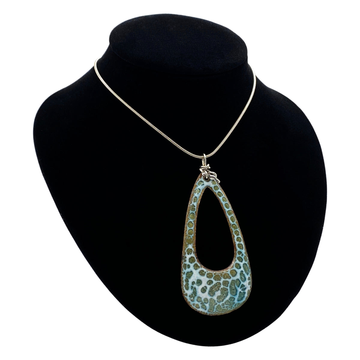 Camille Patton Ocean Drop Head Over Heels Jewelry Necklace S04