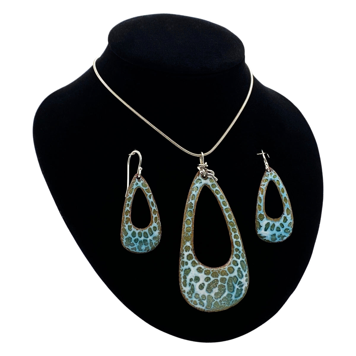 Camille Patton Ocean Drop Head Over Heels Jewelry Set S02