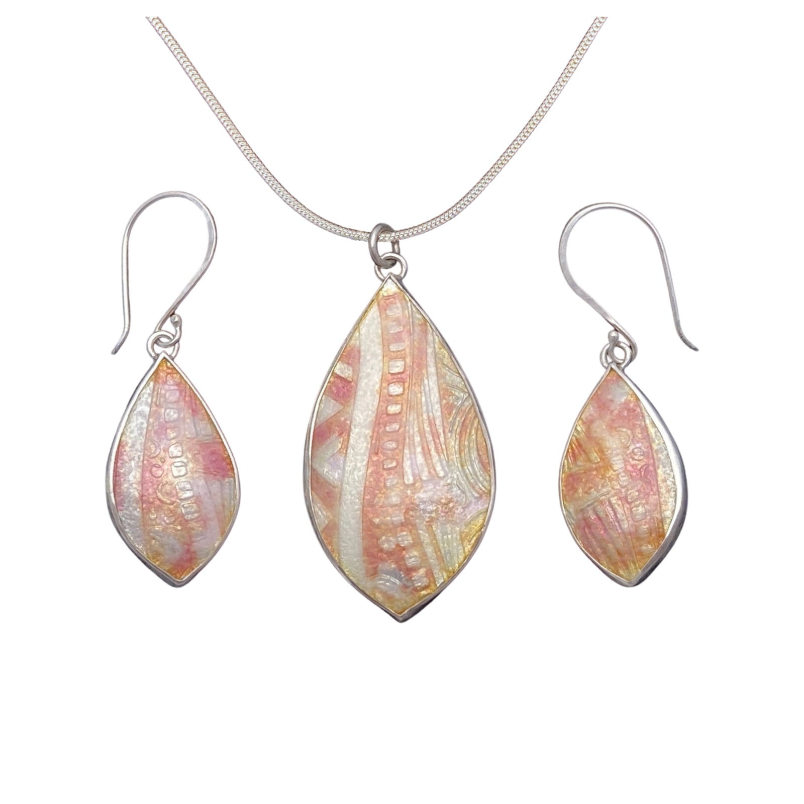 Camille Patton Pearly Pink Cosmos Jewelry Set S01