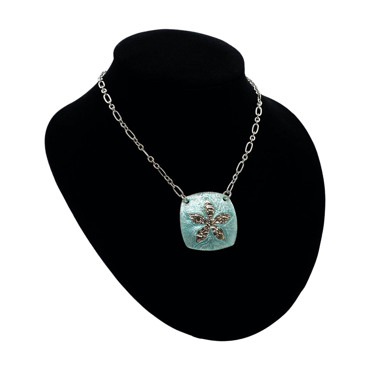 Camille Patton Pearly Posy Cosmos Jewelry Necklace S04